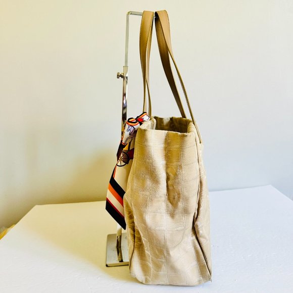 AUTHENTIC CHANEL TRAVEL LIGNE NYLON CARAMEL TOTE VINTAGE MADE IN ITALY - Picture 3 of 11